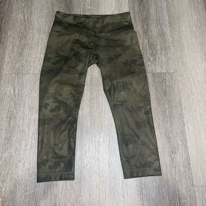 Lululemon Wunder Under Crop